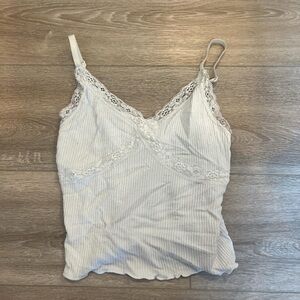 White BDG lace tank 💌